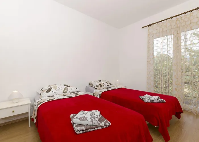 Apartment Milan Vrboska